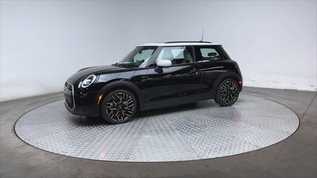 new 2025 MINI Hardtop car, priced at $35,895