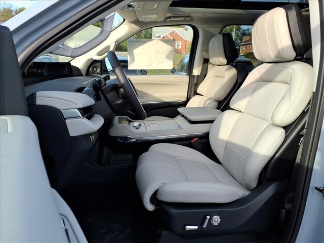 new 2025 Lincoln Navigator car, priced at $97,841