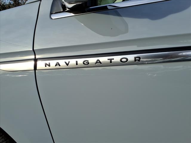 new 2025 Lincoln Navigator car, priced at $97,841