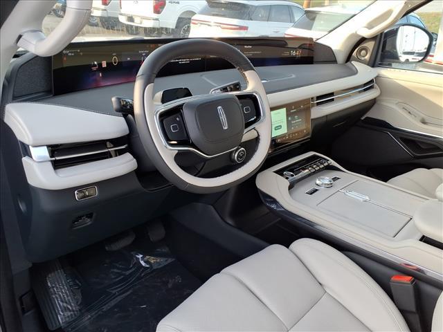 new 2025 Lincoln Navigator car, priced at $97,841