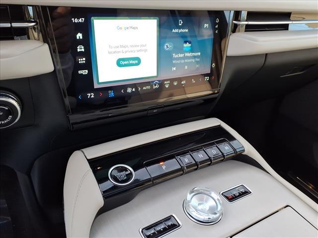 new 2025 Lincoln Navigator car, priced at $97,841