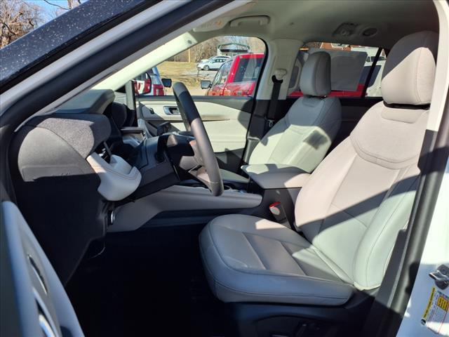 new 2025 Ford Explorer car, priced at $45,419