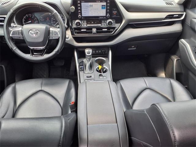 used 2021 Toyota Highlander car, priced at $29,900