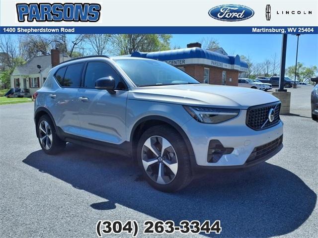 used 2023 Volvo XC40 car, priced at $31,900