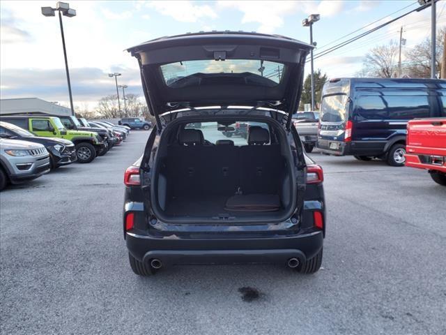 used 2023 Ford Escape car, priced at $29,900