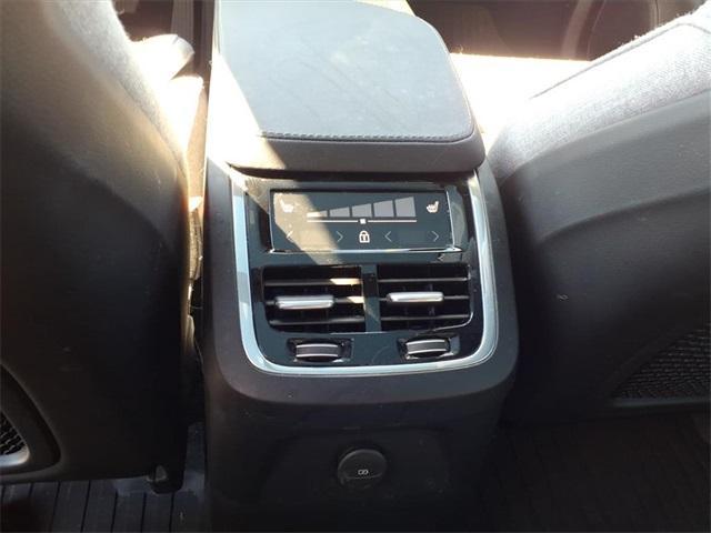 used 2024 Volvo XC90 Recharge Plug-In Hybrid car, priced at $57,900