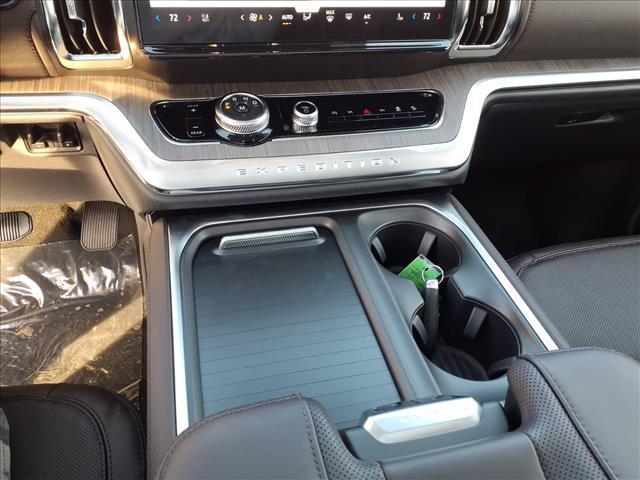 new 2025 Ford Expedition car, priced at $86,104