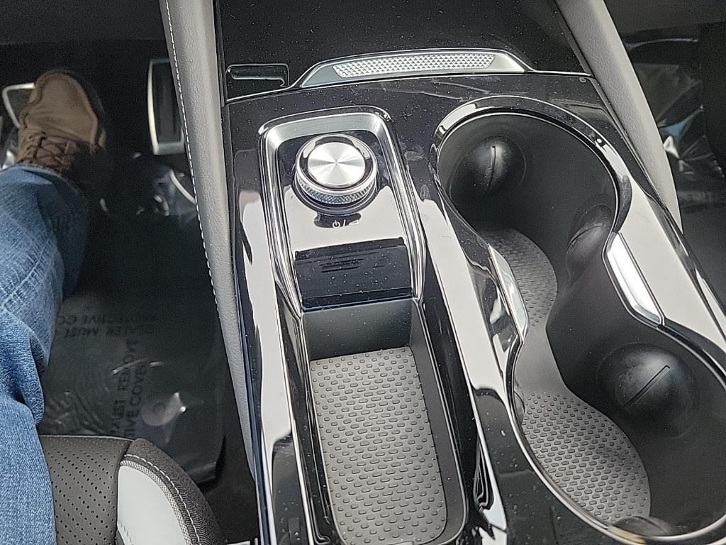 new 2025 Buick Envision car, priced at $41,235