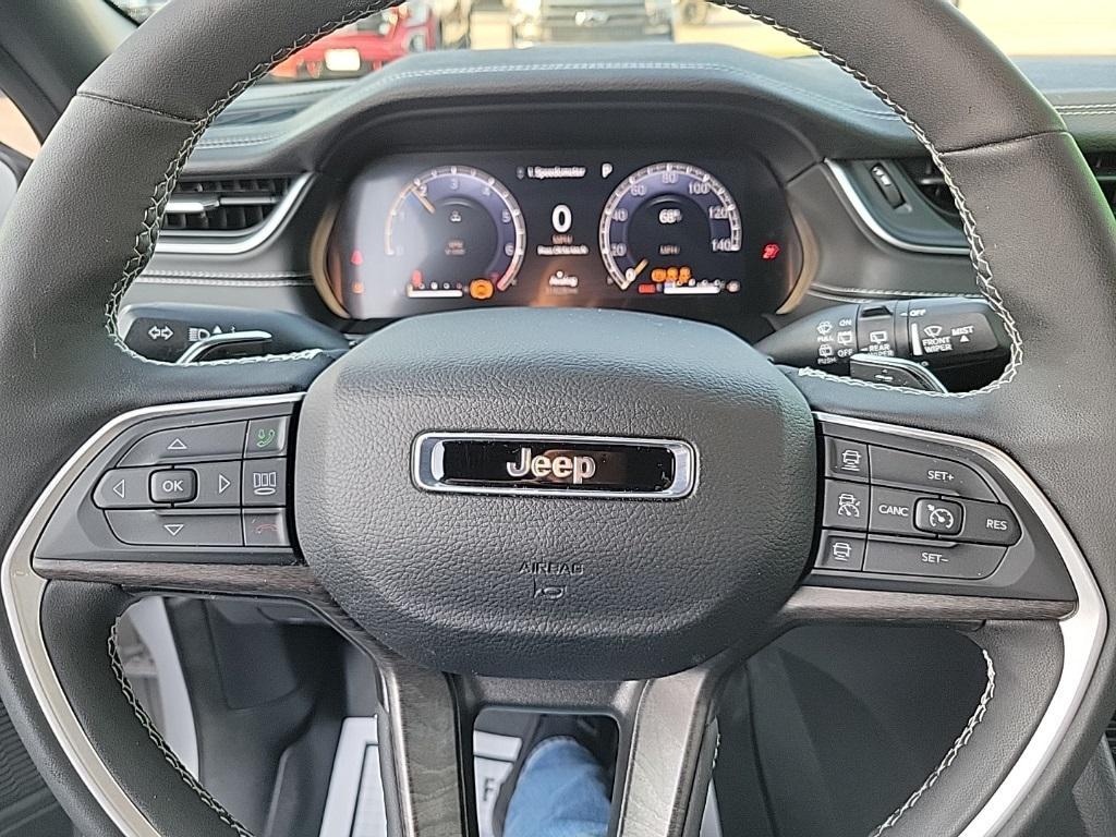 used 2024 Jeep Grand Cherokee car, priced at $35,494