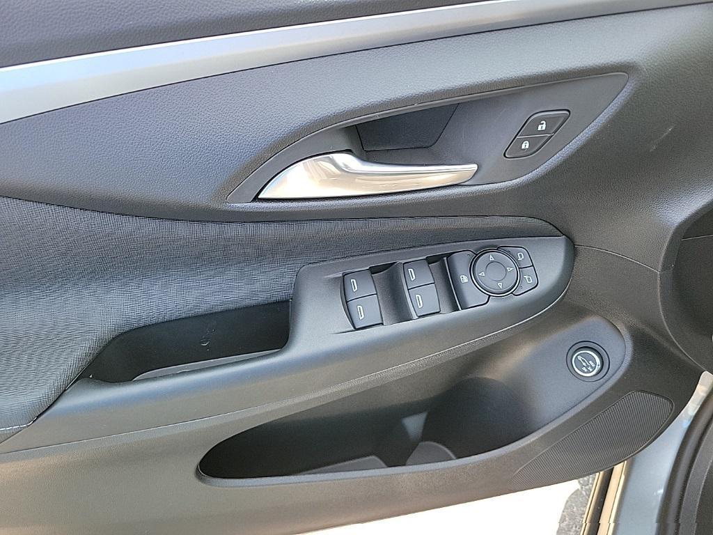 new 2025 Buick Envista car, priced at $27,875