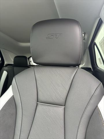 new 2025 Buick Envision car, priced at $41,835