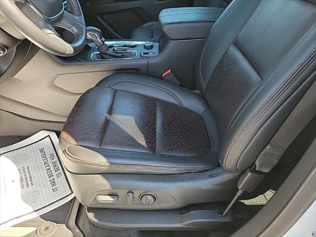 used 2022 Chevrolet Traverse car, priced at $31,992