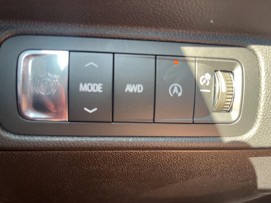 new 2025 Chevrolet Traverse car, priced at $45,990