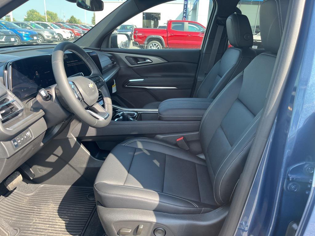 new 2025 Chevrolet Traverse car, priced at $45,990