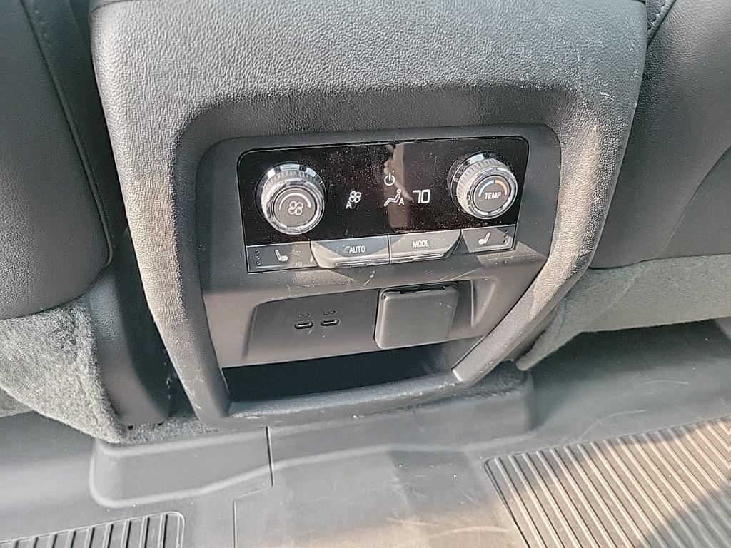 used 2024 Chevrolet Traverse car, priced at $52,364