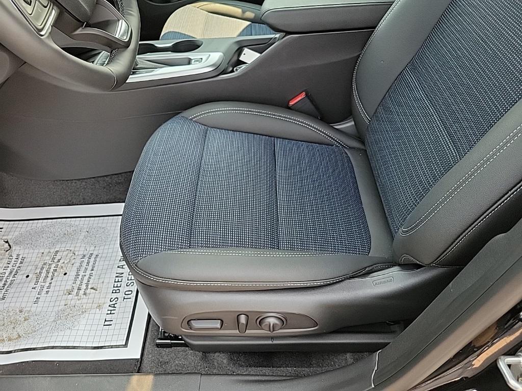 new 2025 Buick Envista car, priced at $27,775