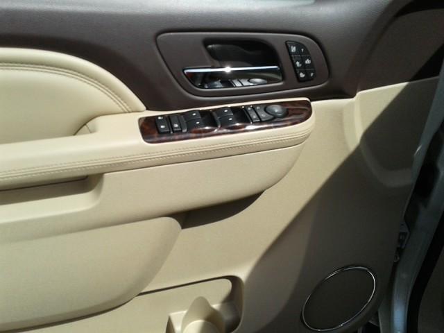 used 2014 GMC Yukon car, priced at $14,994