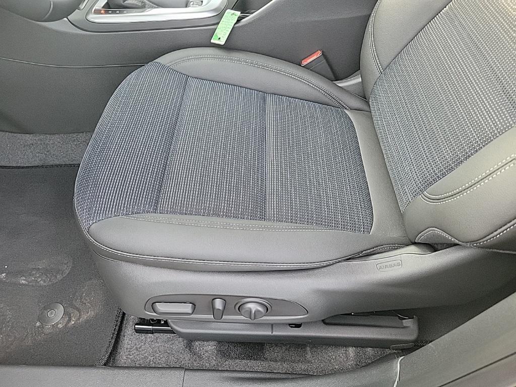 new 2025 Buick Envista car, priced at $27,875