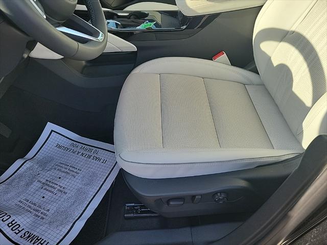 new 2025 Buick Envision car, priced at $42,295