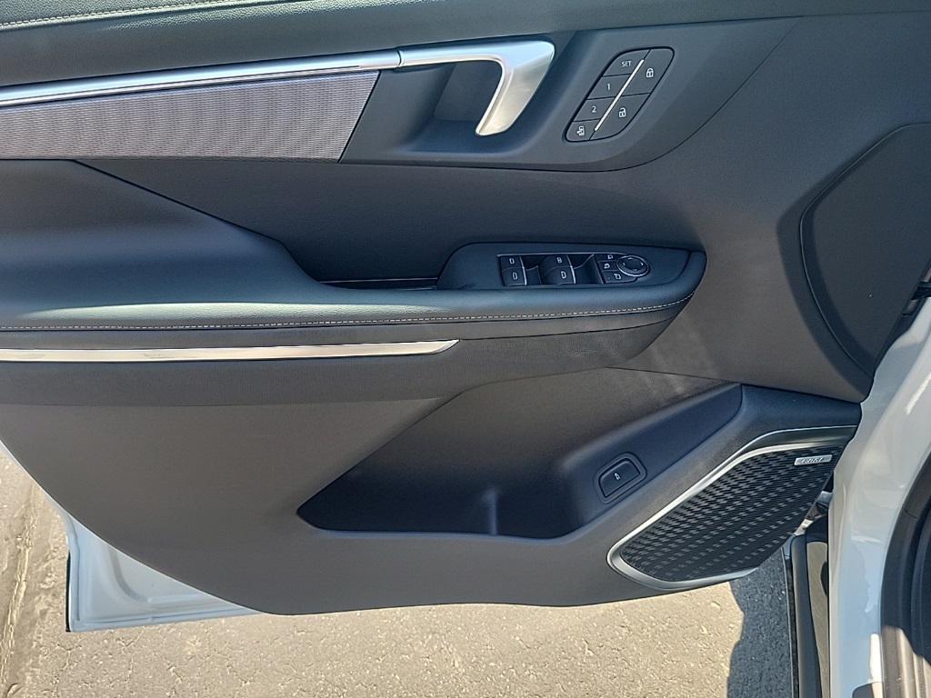 new 2025 Buick Enclave car, priced at $53,985