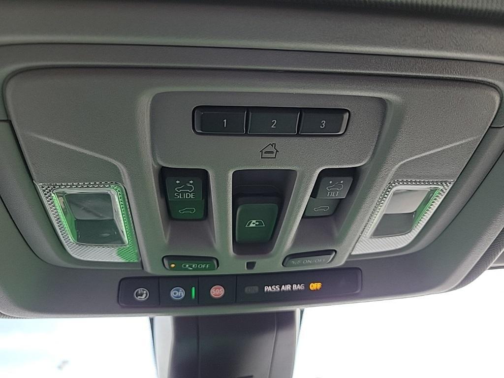 used 2022 GMC Sierra 1500 car, priced at $43,942