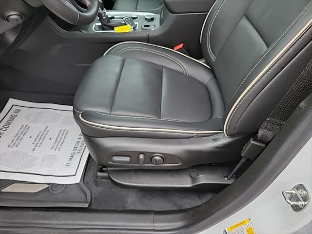 used 2022 Chevrolet Traverse car, priced at $37,992