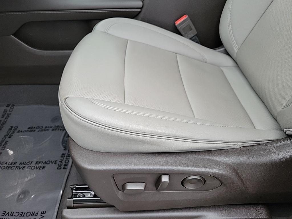 used 2022 GMC Yukon XL car, priced at $49,392