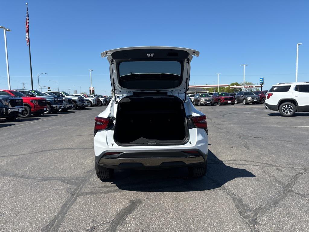 new 2025 Chevrolet Trax car, priced at $27,385