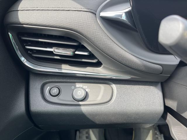 new 2025 Buick Envista car, priced at $26,835