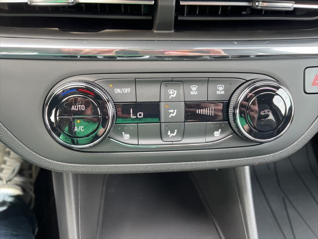new 2025 Buick Envista car, priced at $26,835