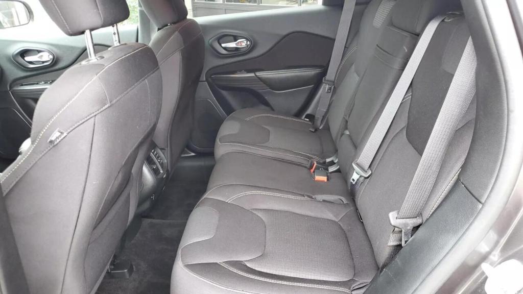 used 2015 Jeep Cherokee car