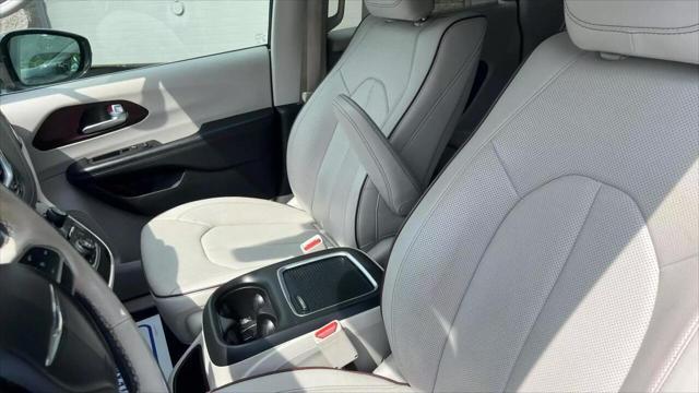 used 2018 Chrysler Pacifica car