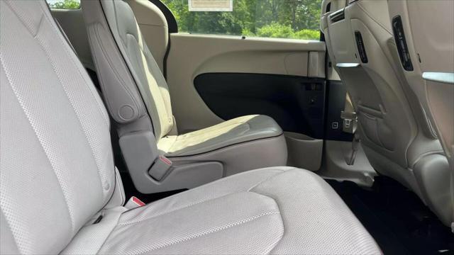 used 2018 Chrysler Pacifica car