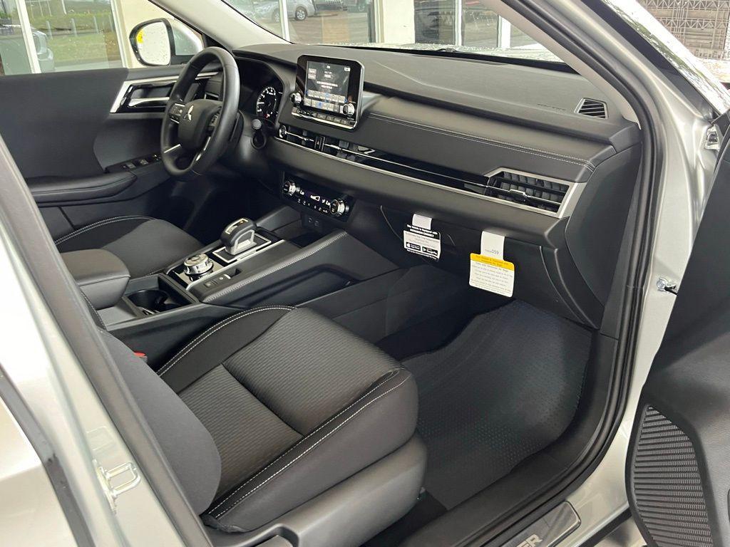 used 2024 Mitsubishi Outlander car, priced at $22,688