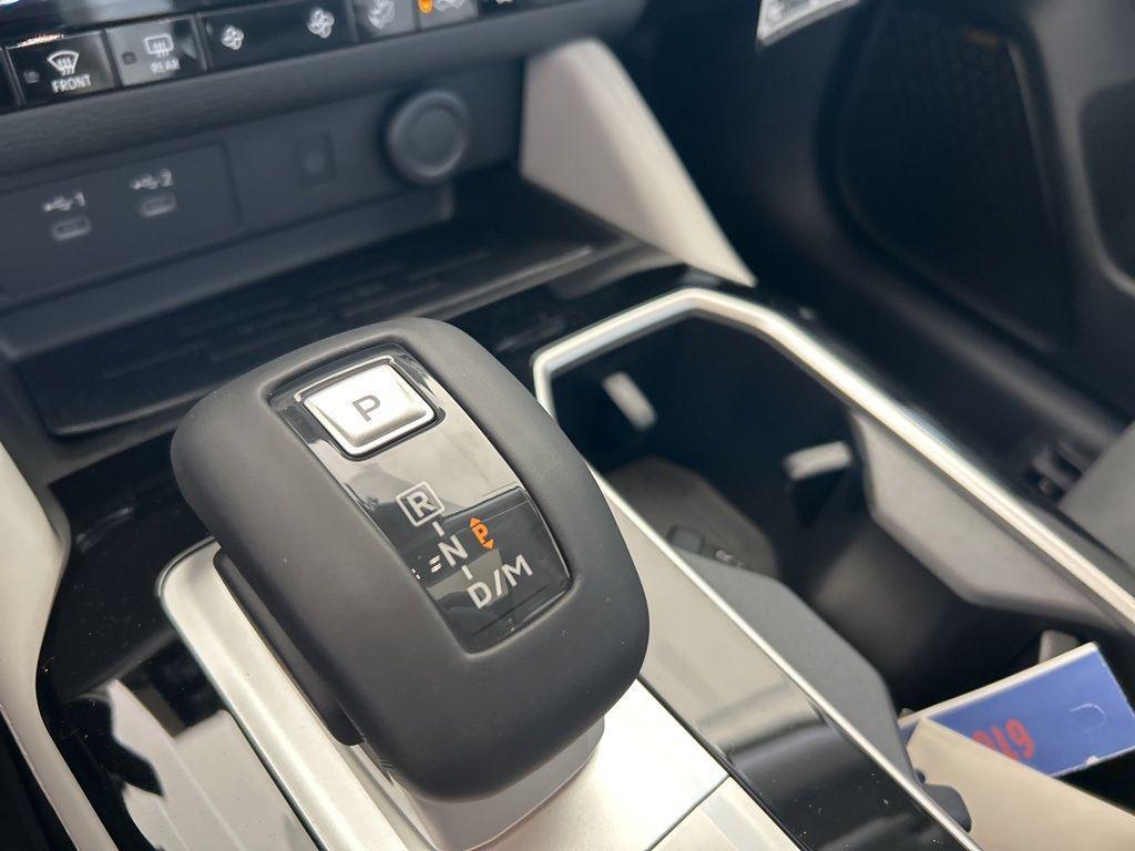 new 2025 Mitsubishi Outlander car, priced at $37,288