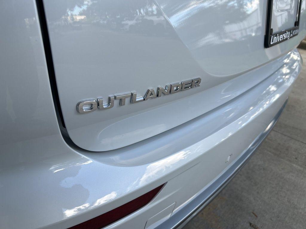 new 2025 Mitsubishi Outlander car, priced at $37,288