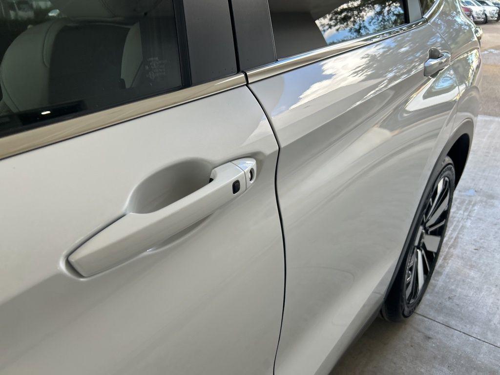 new 2025 Mitsubishi Outlander car, priced at $37,288