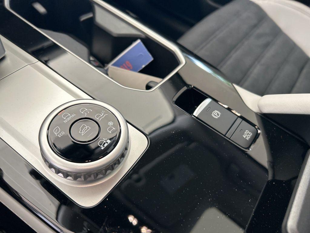 new 2025 Mitsubishi Outlander car, priced at $37,288