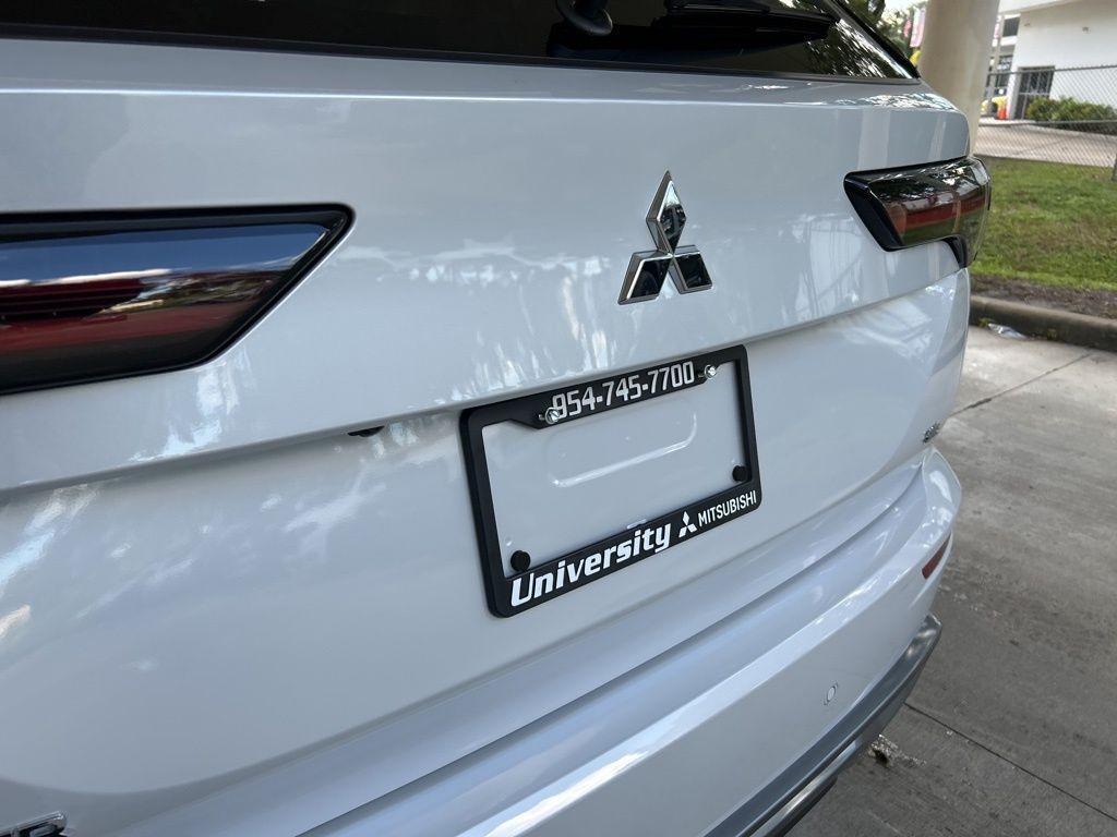 new 2025 Mitsubishi Outlander car, priced at $37,288