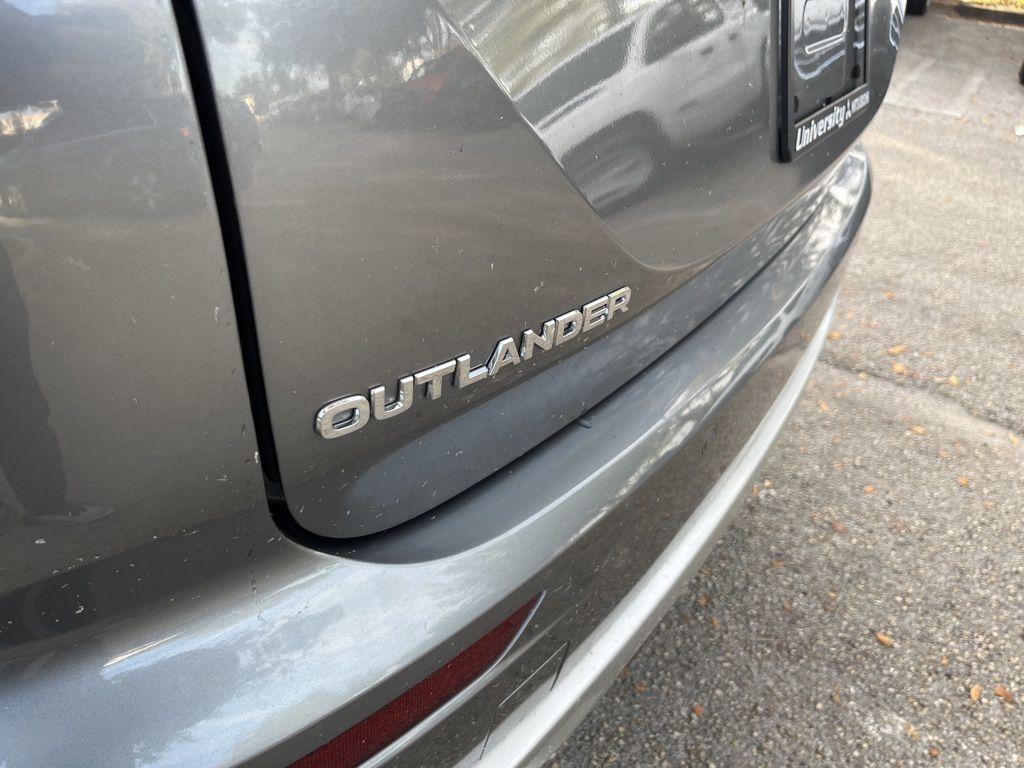 new 2024 Mitsubishi Outlander car, priced at $26,988