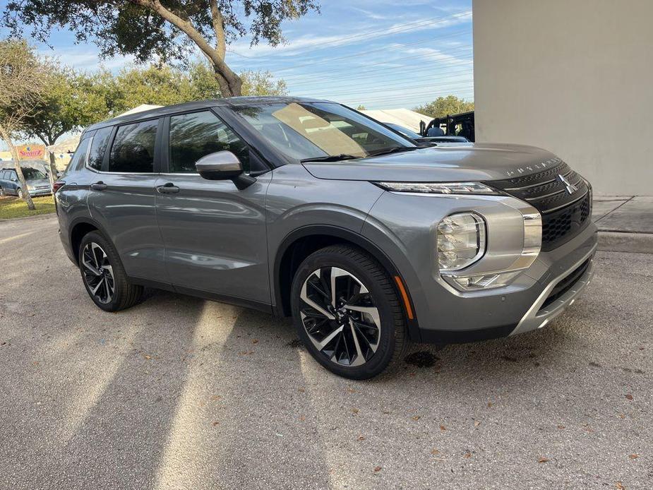 new 2024 Mitsubishi Outlander car, priced at $26,988