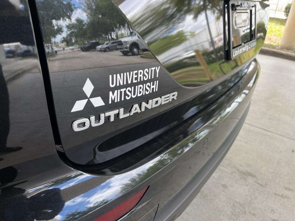 new 2024 Mitsubishi Outlander car, priced at $25,860