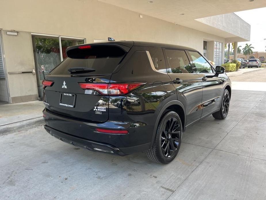 new 2024 Mitsubishi Outlander car, priced at $35,645