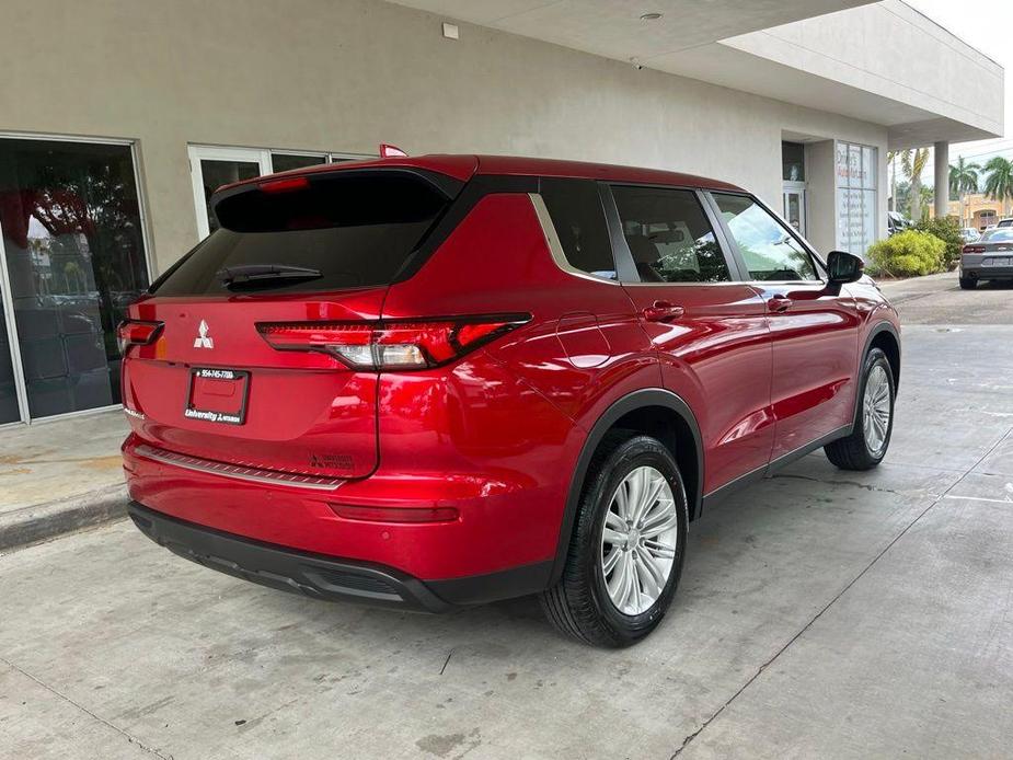 new 2024 Mitsubishi Outlander car, priced at $27,302