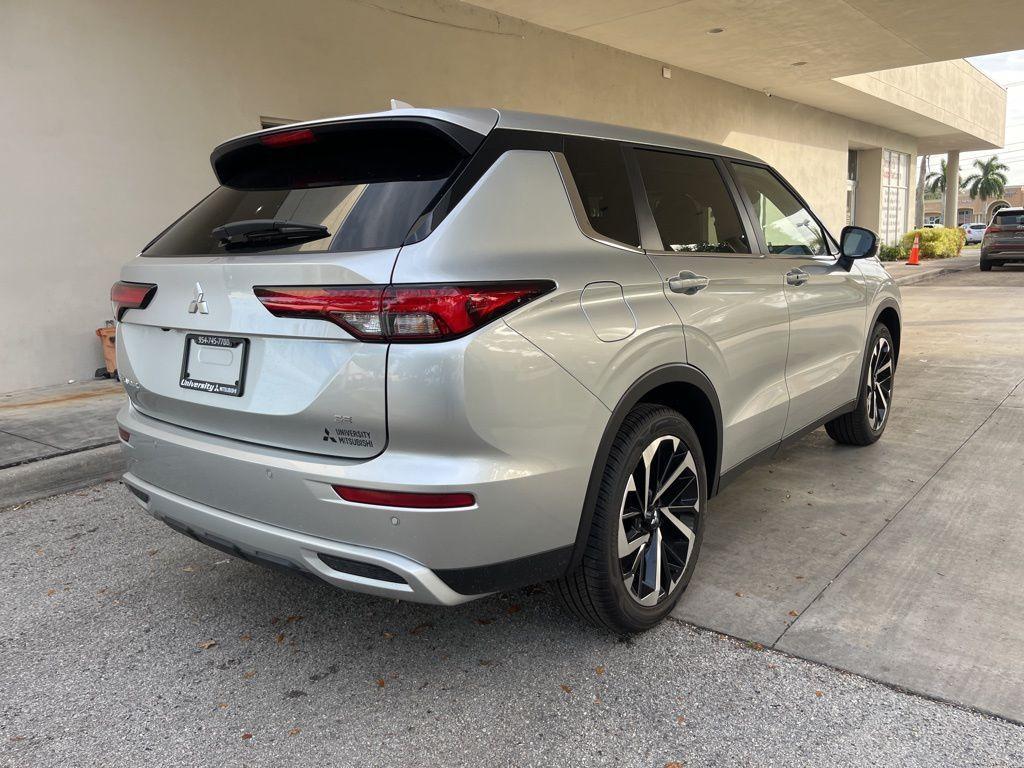 new 2024 Mitsubishi Outlander car, priced at $29,100