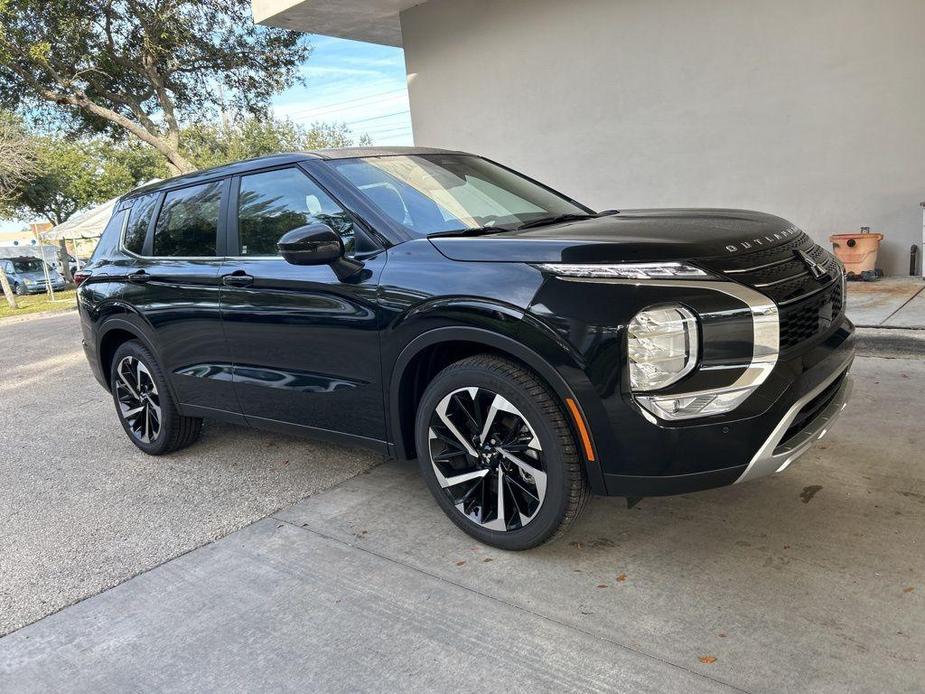 new 2024 Mitsubishi Outlander car, priced at $29,600