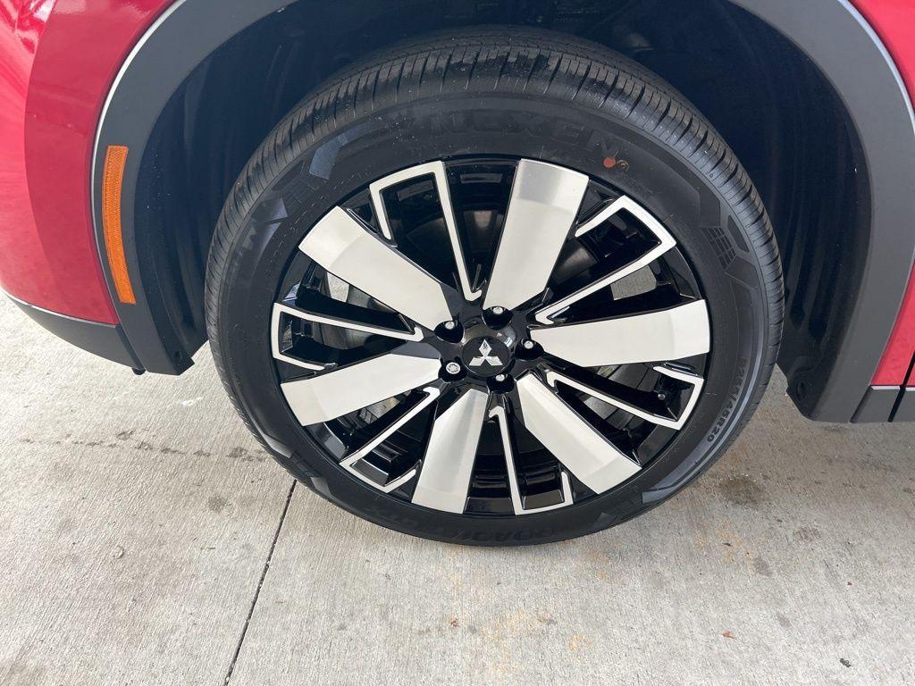 new 2025 Mitsubishi Outlander car, priced at $35,538