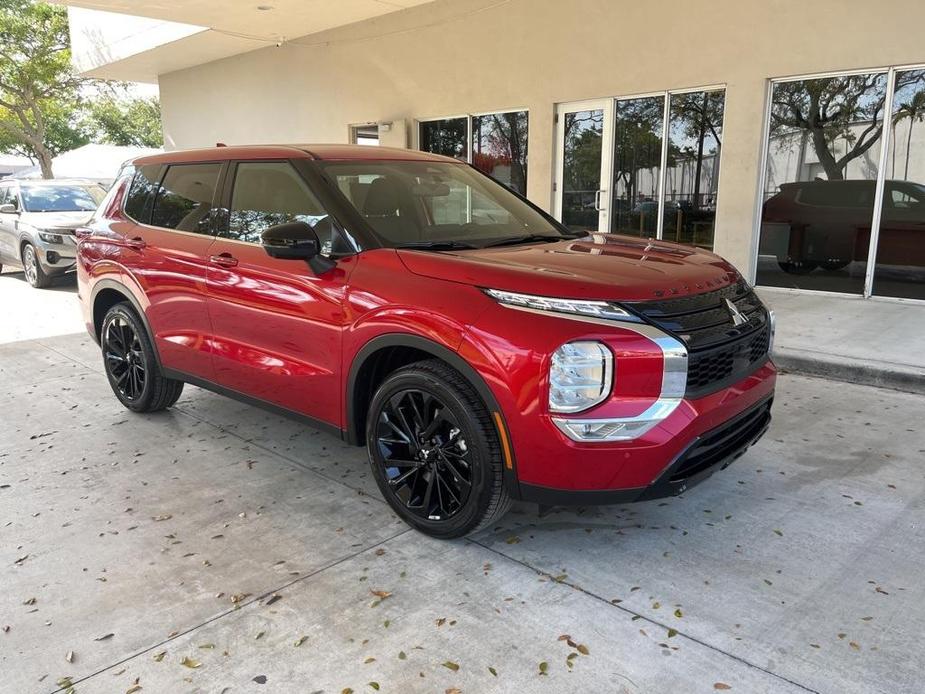 new 2024 Mitsubishi Outlander car, priced at $28,275