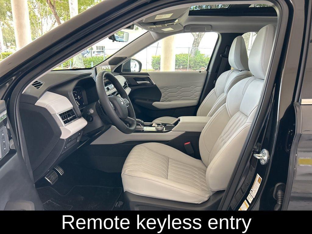 new 2025 Mitsubishi Outlander car, priced at $39,988