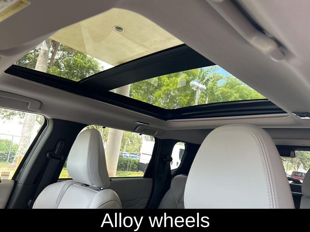 new 2025 Mitsubishi Outlander car, priced at $39,988